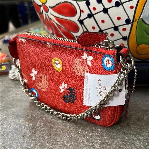 Coach Red Floral Women's Clutch/Wristlet NWT - Picture 3 of 9